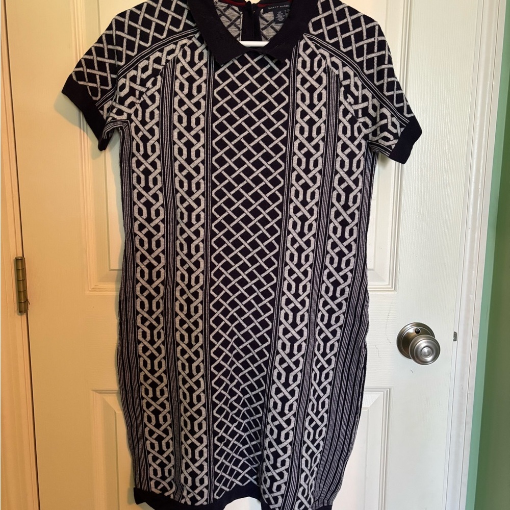 Tommy Hilfiger Navy and Pale grey/off white Geometric Knit Dress